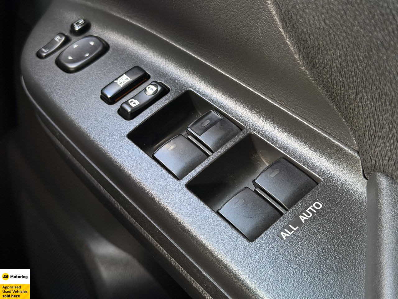 2012 Toyota Vellfire