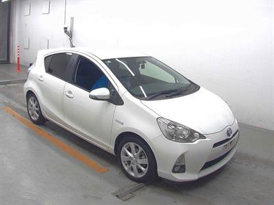2013 Toyota Aqua - Thumbnail