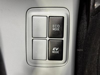 2012 Toyota Aqua - Thumbnail