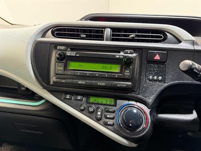 2012 Toyota Aqua - Thumbnail