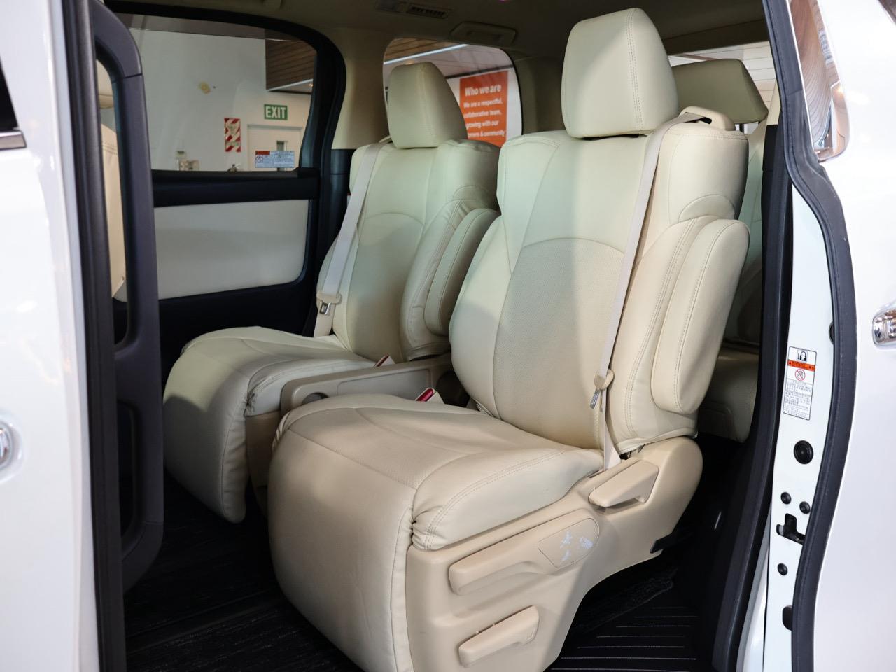 2015 Toyota Vellfire