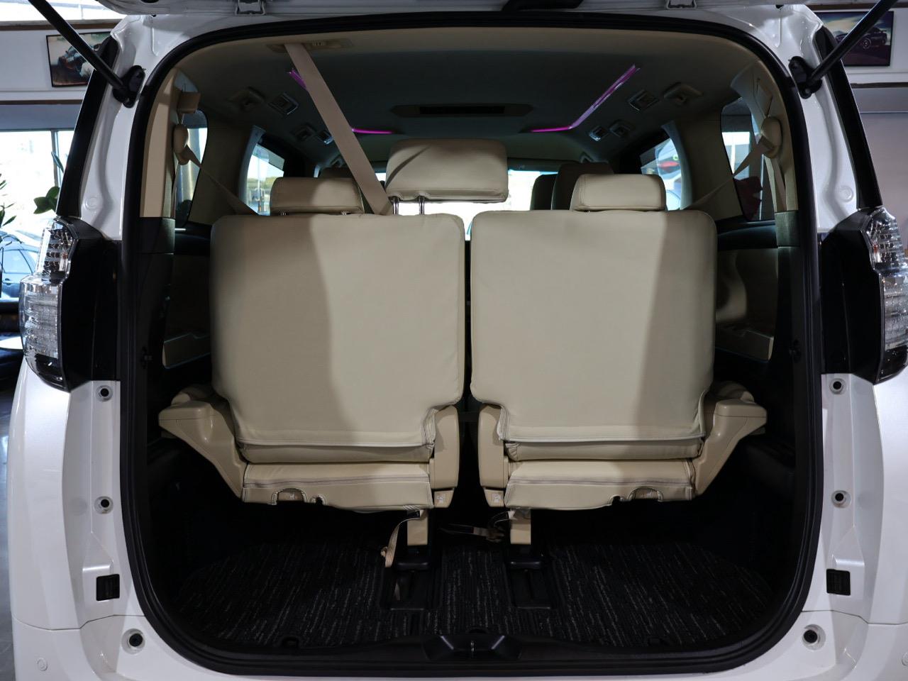 2015 Toyota Vellfire