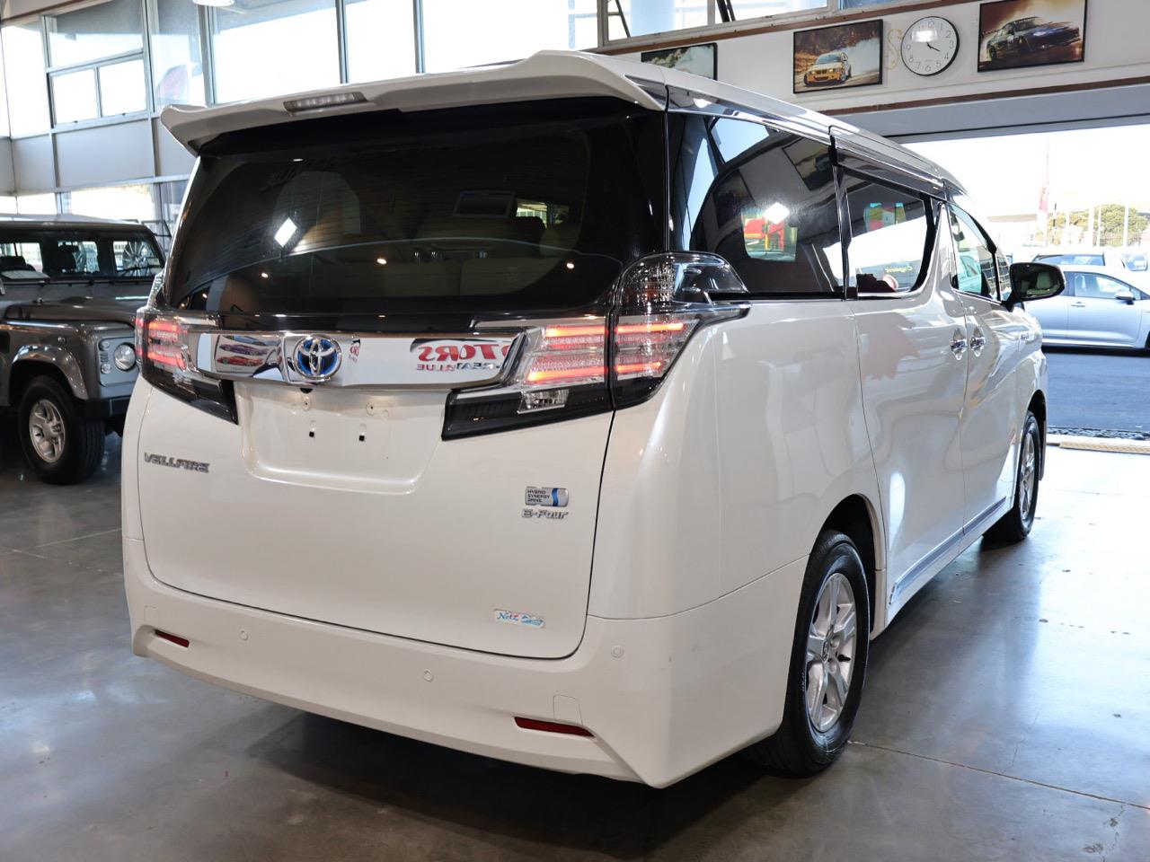 2015 Toyota Vellfire