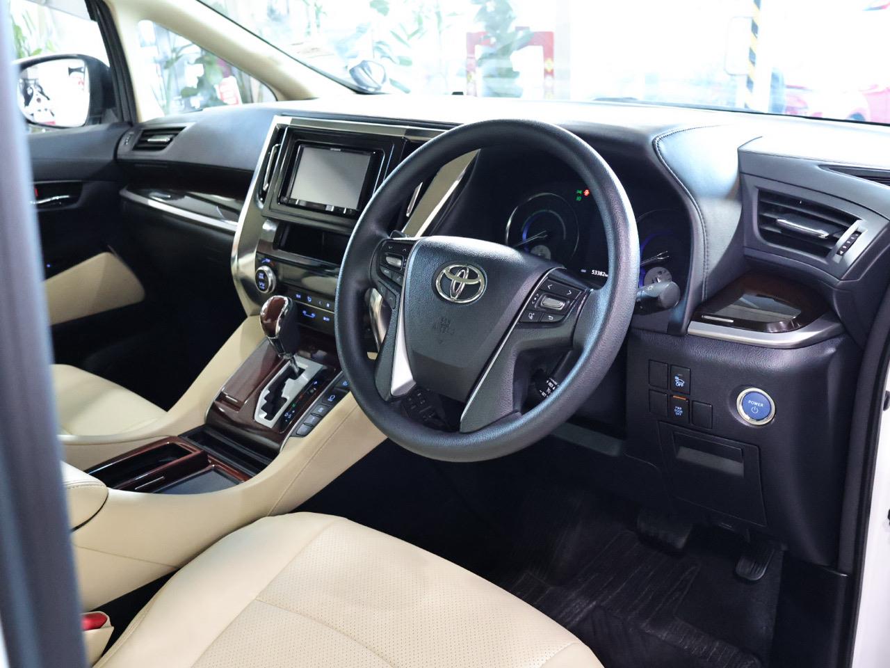 2015 Toyota Vellfire