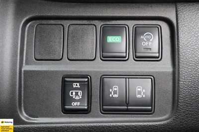 2017 Nissan Serena - Thumbnail
