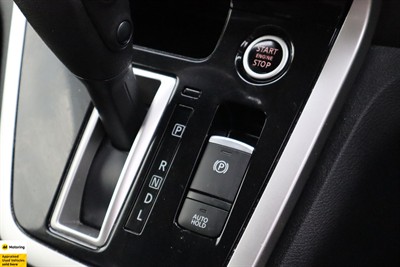 2017 Nissan Serena - Thumbnail