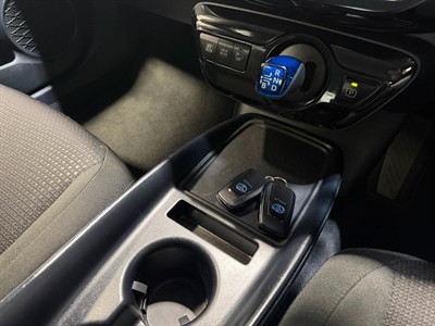 2020 Toyota Prius - Thumbnail