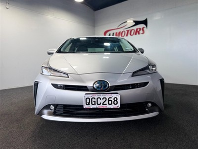 2020 Toyota Prius - Thumbnail