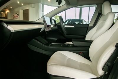 2024 Tesla Model Y - Thumbnail