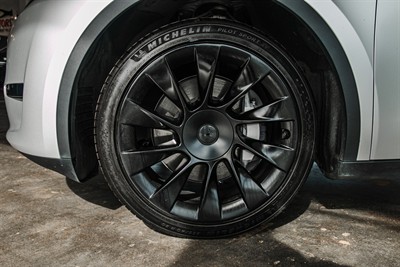 2024 Tesla Model Y - Thumbnail