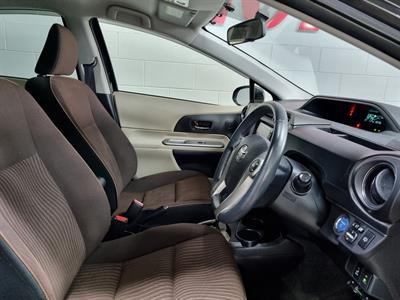 2013 Toyota Aqua - Thumbnail