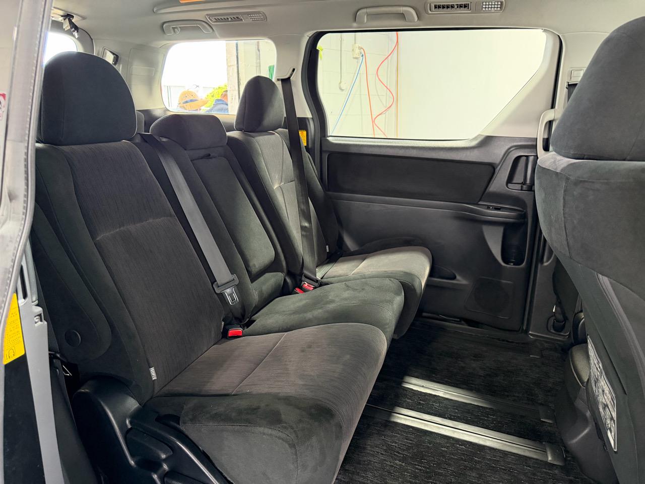 2012 Toyota Vellfire