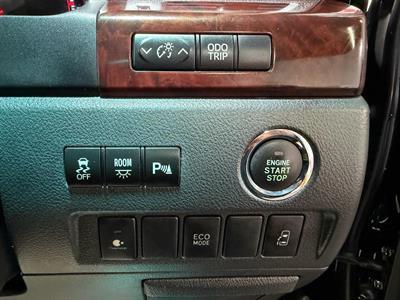 2012 Toyota Vellfire - Thumbnail