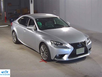 2014 Lexus IS 300h - Thumbnail