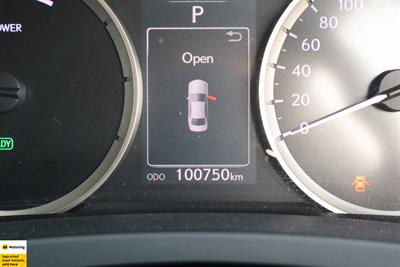 2014 Lexus IS 300h - Thumbnail