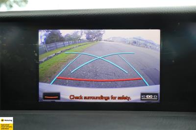 2014 Lexus IS 300h - Thumbnail