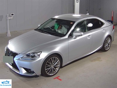 2014 Lexus IS 300h - Thumbnail