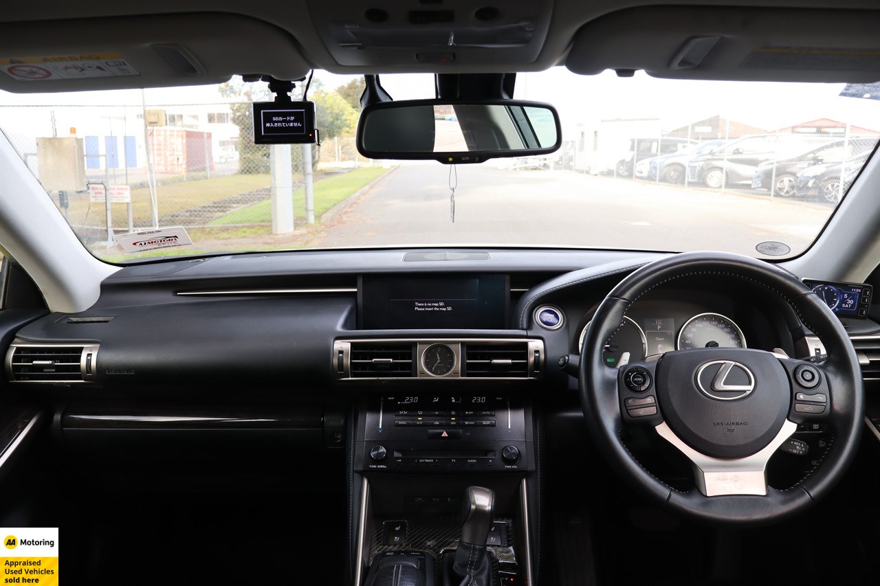 2014 Lexus IS 300h