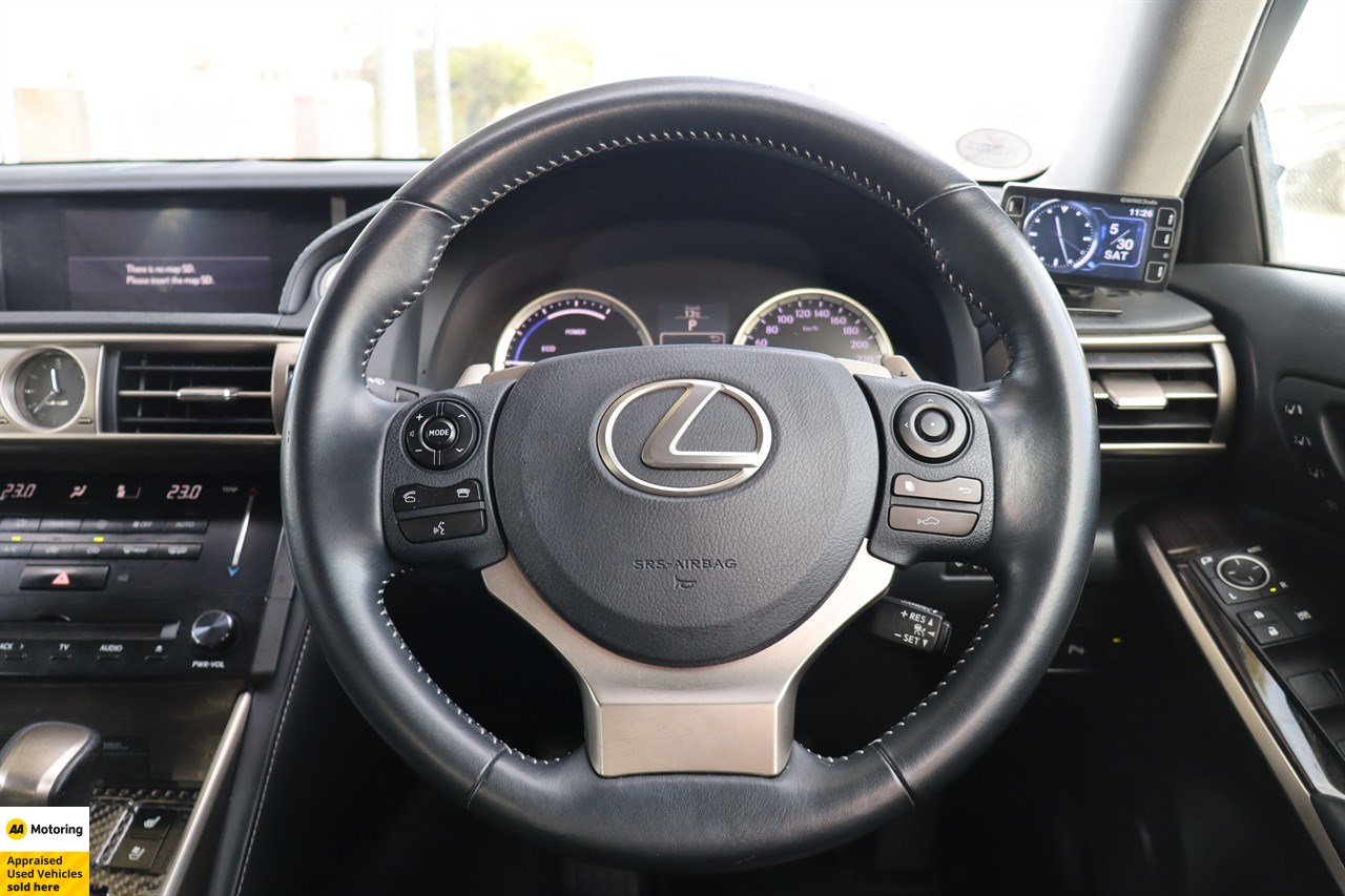 2014 Lexus IS 300h
