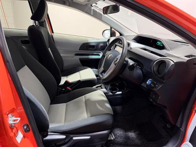 2013 Toyota Aqua - Thumbnail