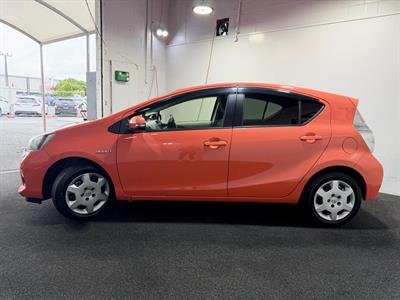 2013 Toyota Aqua - Thumbnail