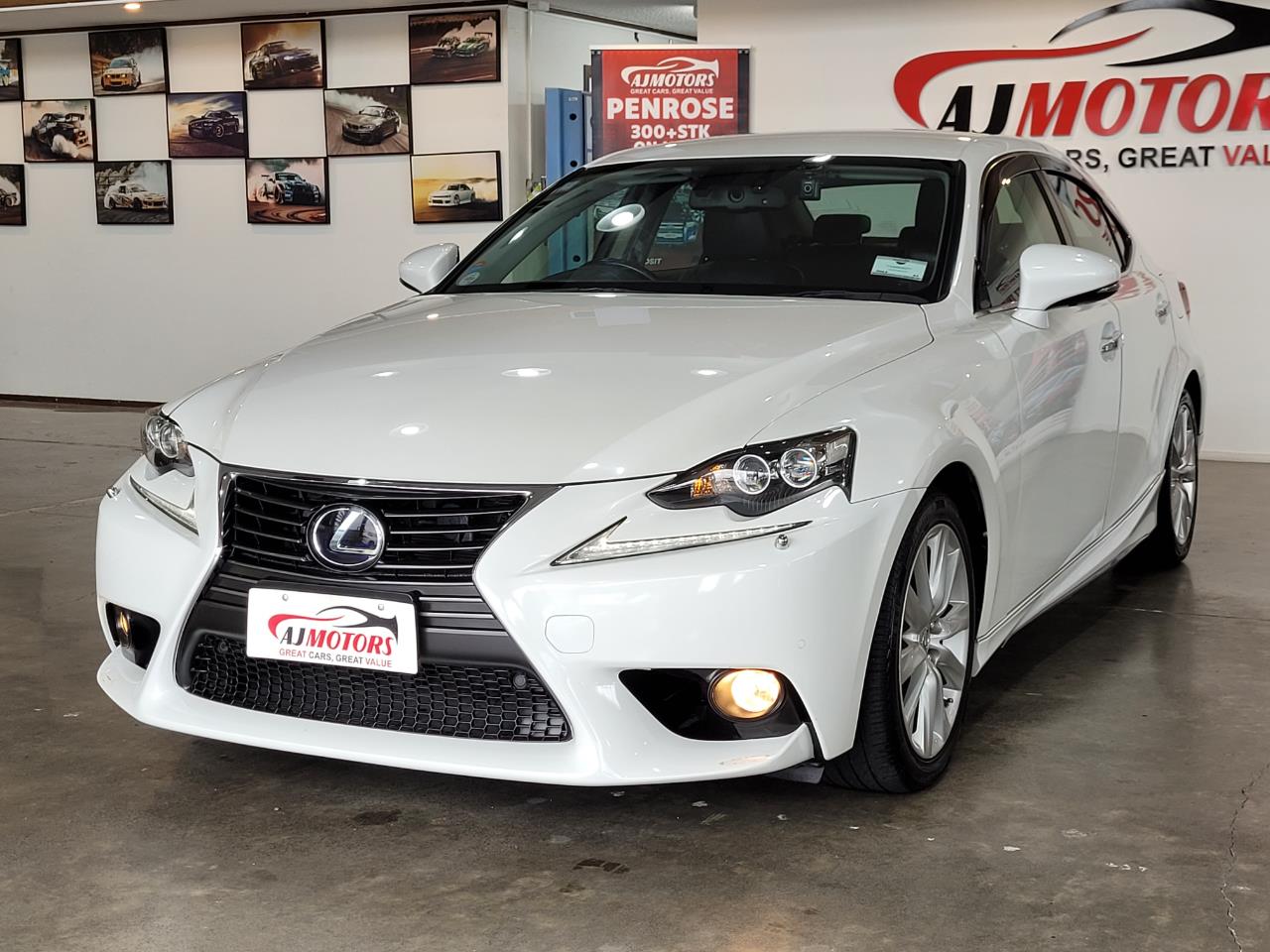 2014 Lexus IS 300h