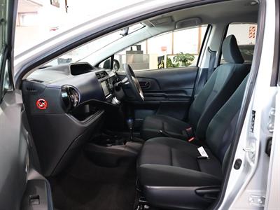 2015 Toyota Aqua - Thumbnail