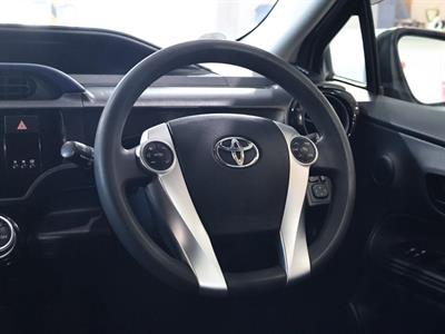 2015 Toyota Aqua - Thumbnail