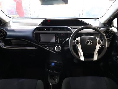 2015 Toyota Aqua - Thumbnail