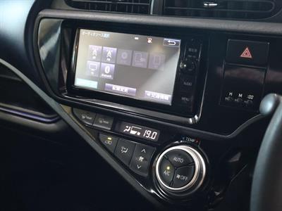 2015 Toyota Aqua - Thumbnail