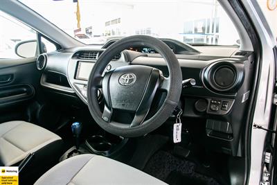 2017 Toyota Aqua - Thumbnail