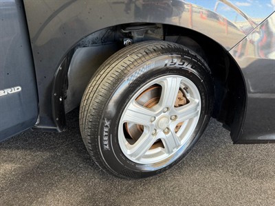 2017 Nissan Serena - Thumbnail