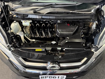 2017 Nissan Serena - Thumbnail