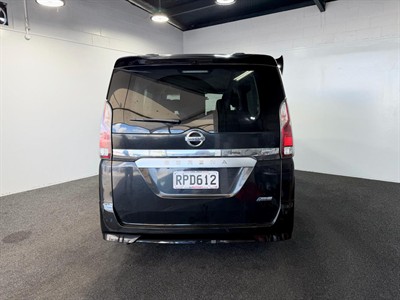 2017 Nissan Serena - Thumbnail