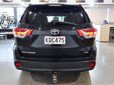 2017 Toyota Highlander - Thumbnail