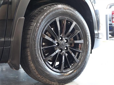 2017 Toyota Highlander - Thumbnail