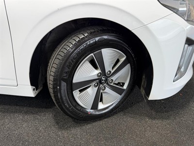 2022 Hyundai IONIQ - Thumbnail
