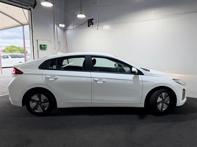 2022 Hyundai IONIQ - Thumbnail