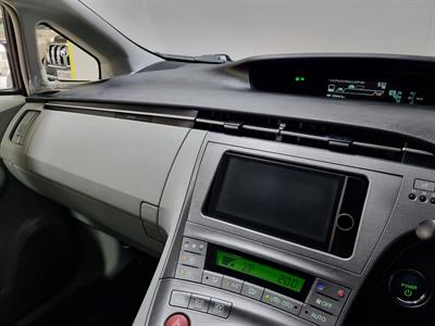 2013 Toyota Prius - Thumbnail
