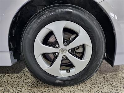 2013 Toyota Prius - Thumbnail