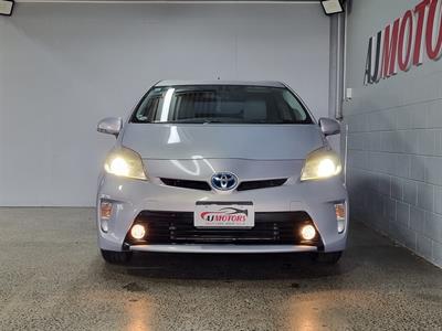 2013 Toyota Prius - Thumbnail