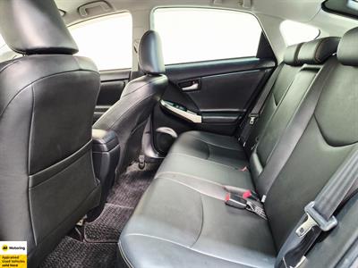 2015 Toyota Prius - Thumbnail