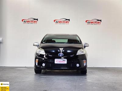 2015 Toyota Prius - Thumbnail