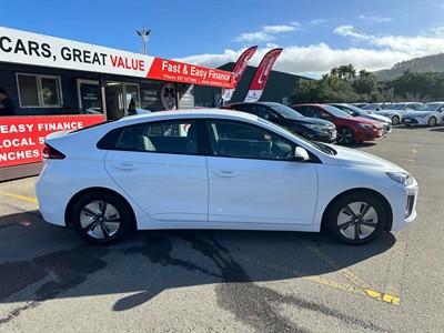 2022 Hyundai IONIQ - Thumbnail