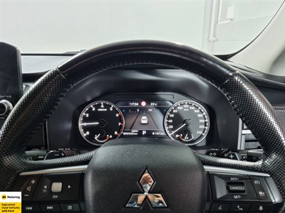 2021 Mitsubishi Outlander - Thumbnail