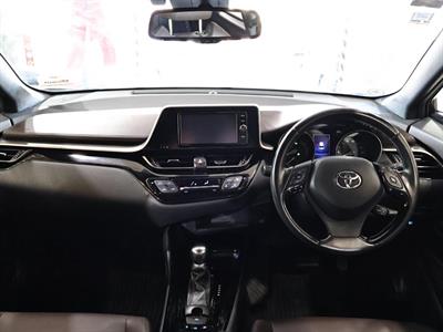 2017 Toyota C-HR - Thumbnail