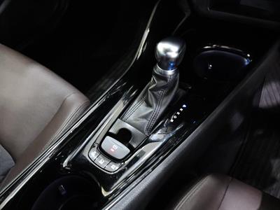 2017 Toyota C-HR - Thumbnail