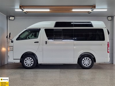 2011 Toyota Hiace - Thumbnail