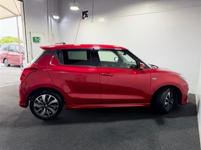 2017 Suzuki Swift - Thumbnail