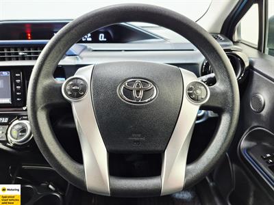 2015 Toyota Aqua - Thumbnail